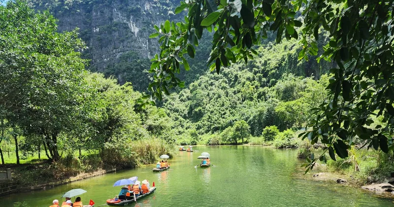 Ninh Binh Day Trip: Trang An Boat & Mua Cave